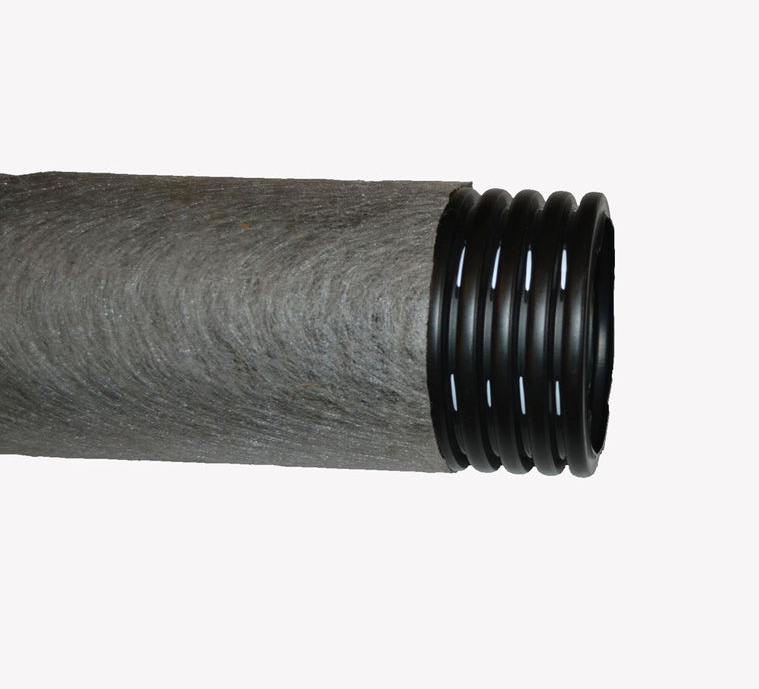 Труба дренажная Д 110 ПНД с перфорацией, в фильтре термоскреплен (50 п.м)